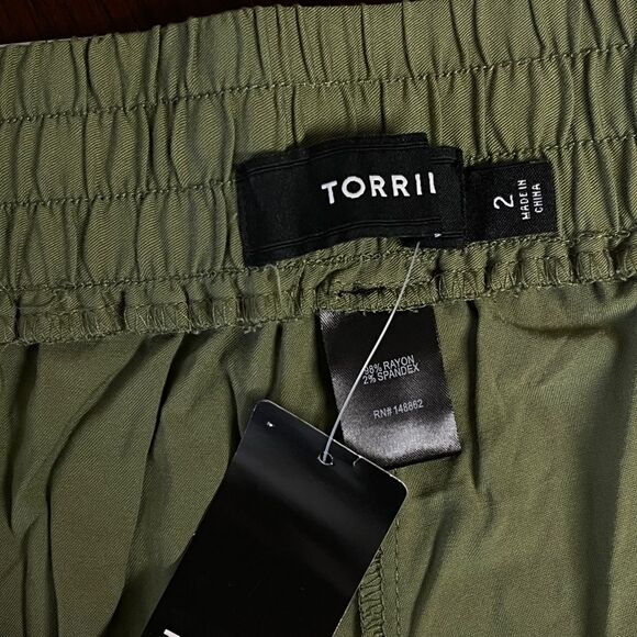 NWT Torrid Relaxed Taper Stretch Tie Front Pants  Size 2 - Picture 5 of 7